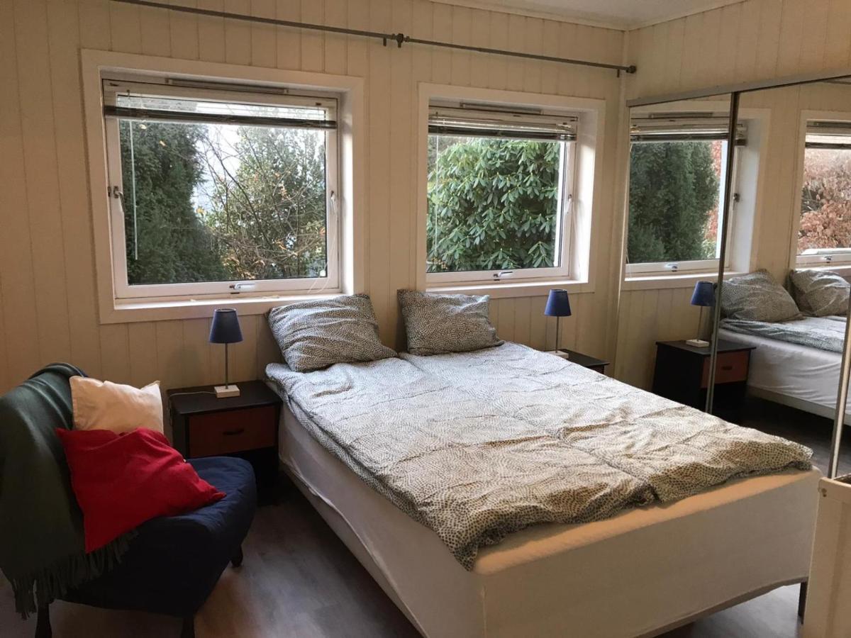 # 1 Mountain View With Free Street Parking Apartment Bergen Exterior photo